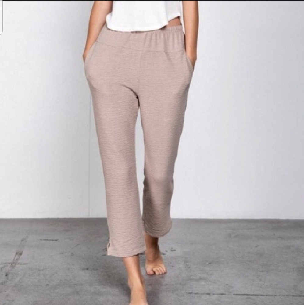 Sand- Lounge Capri Pants